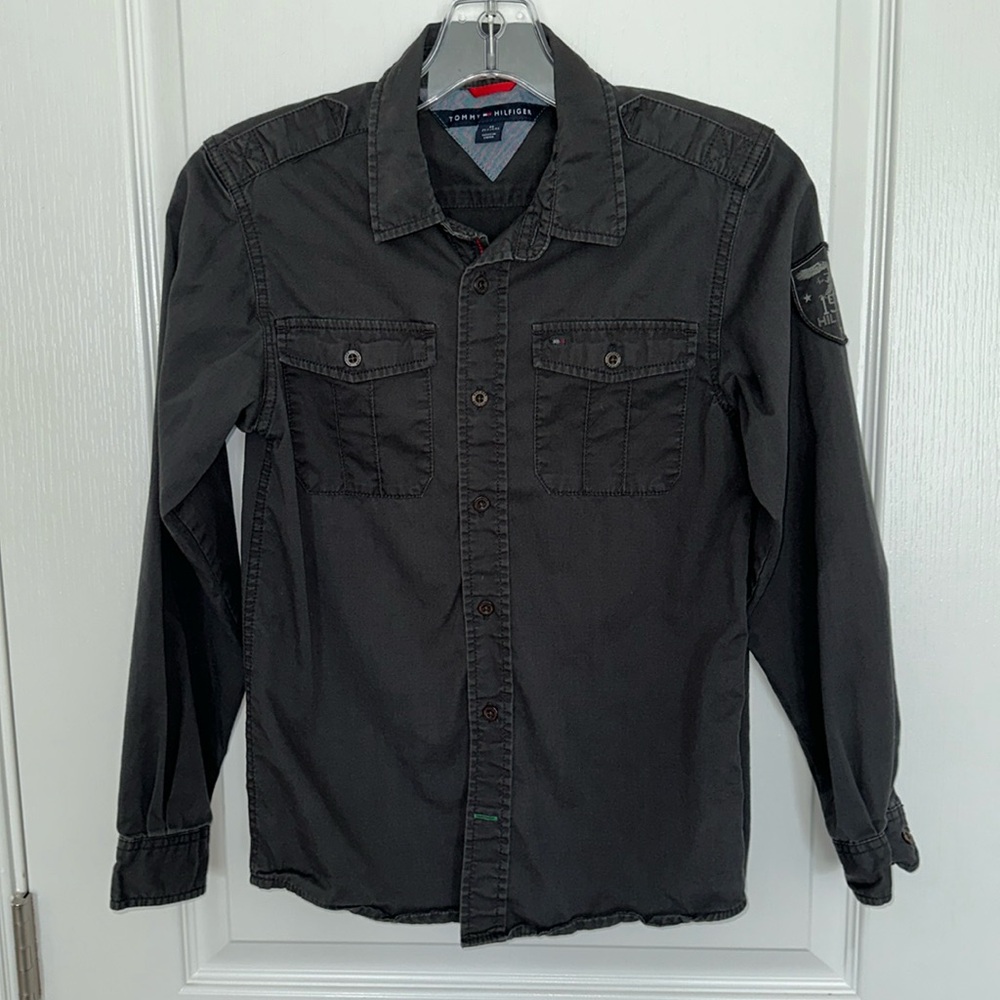 Tommy Hilfiger boys button front shirt. Charcoal gray boys size medium. 12/14